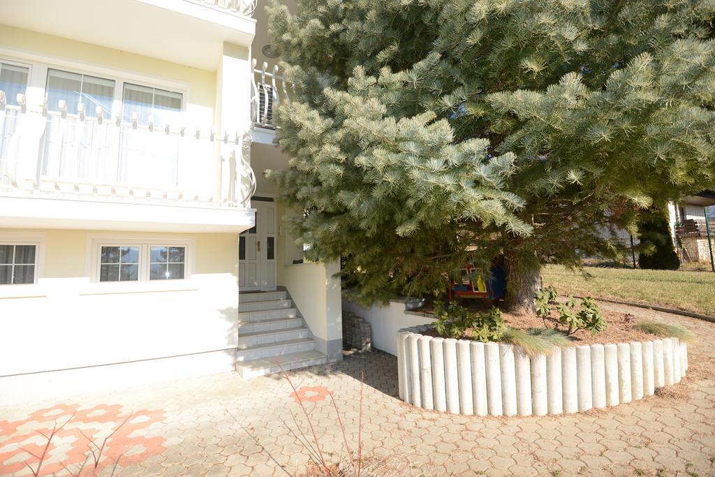 Family Villa בלד מראה חיצוני תמונה