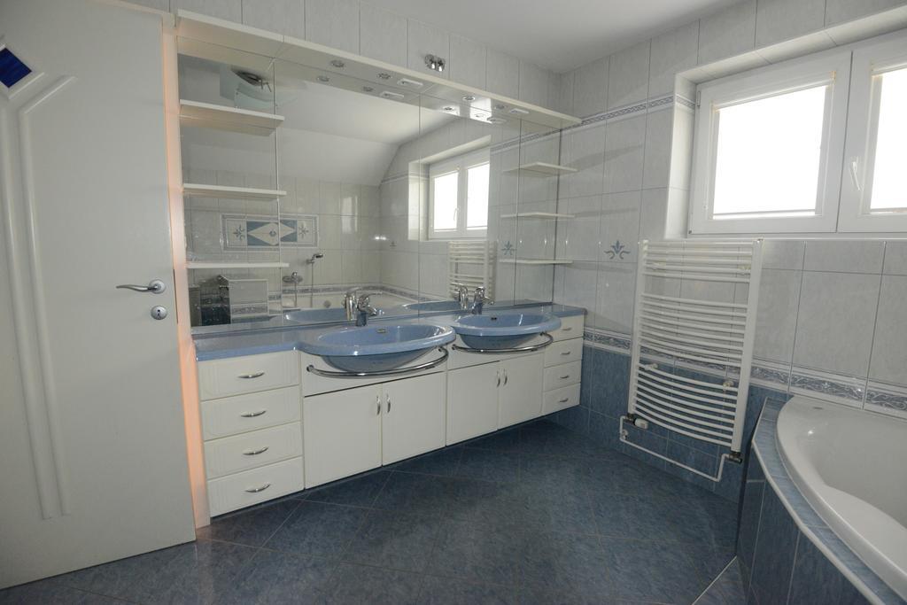 Family Villa בלד מראה חיצוני תמונה